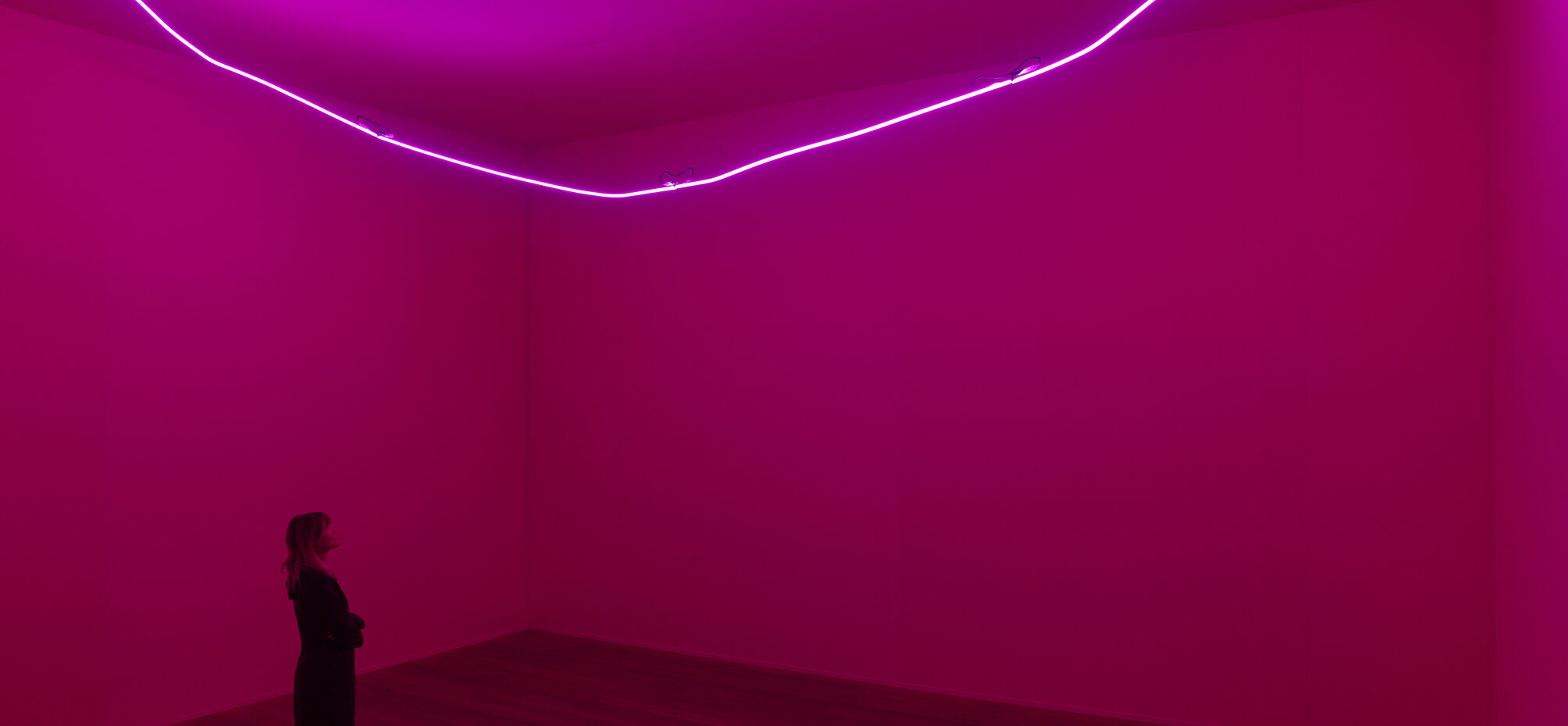 Lucio Fontana, Ambiente spaziale con neon / Räumliche Umgebung mit Neon, 1967/2024