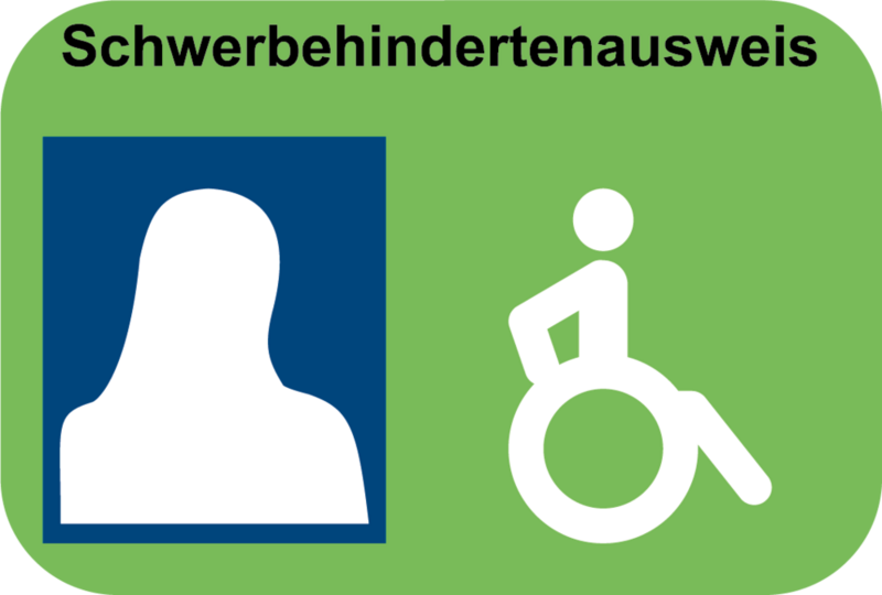 Ein Schwerbehindertenausweis in hellem grün. Darauf ist links ein blaues Rechteck mit einer weißen Silouette, als Platzhalter für ein Foto. Rechts ist eine weiße Figur im Rollstuhl.