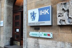 Eingang von IHK und Startercenter in Wuppertal