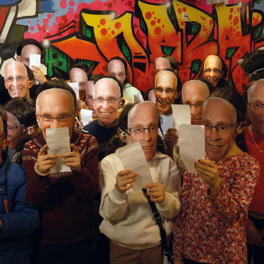 Kinder und Jugendliche mit Stefan Kühn Masken