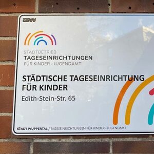 Schild der Tageseinrichtung für Kinder