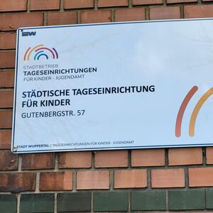 Schild der Tageseinrichtung für Kinder