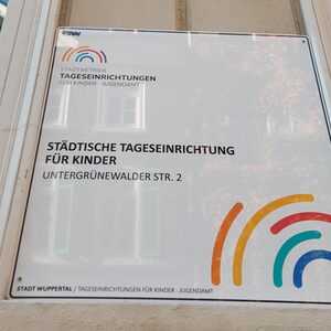 Schild der Tageseinrichtung für Kinder