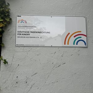 Schild der Tageseinrichtung für Kinder