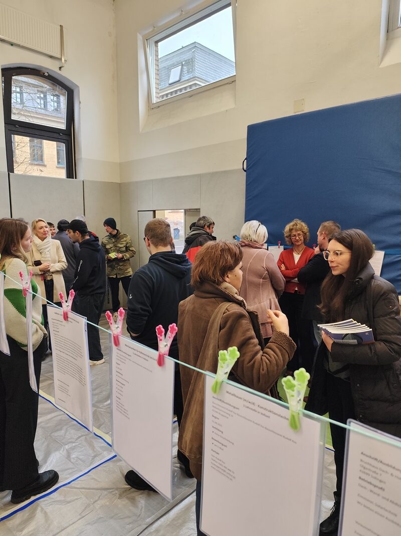 Berufsberatung in der Sporthalle