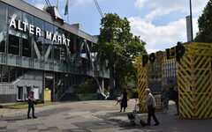 Die Schwebebahnstation Alter Markt und der Pop-up-Park