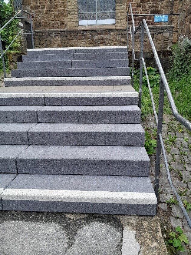 Der bereits sanierte Teil der Treppe Staasstr. in Wuppertal Ronsdorf.