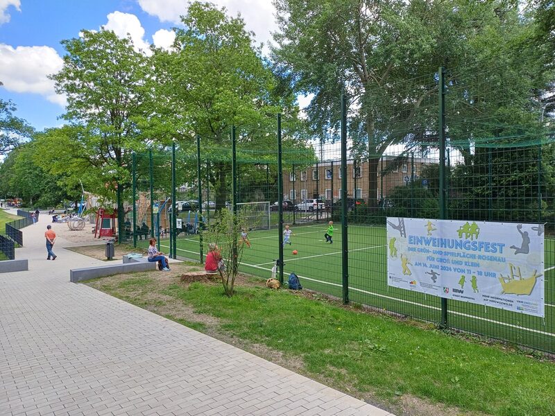 Spielplatz Rosenau mit saniertem Bolzplatz