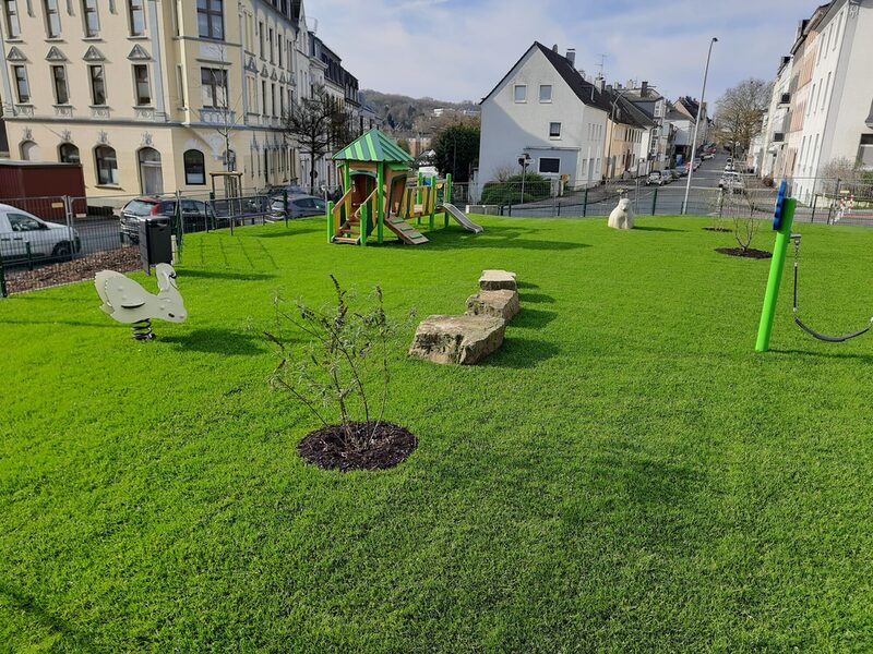 Der neu gestaltetet Bereich des Spielplatzes am Goetheplatz bietet Spielmöglichkeiten für kleine Kinder
