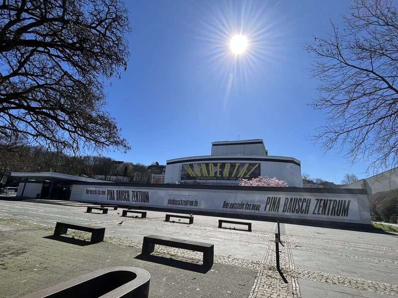 Das Schauspielhaus, zukünftig Pina Bausch Zentrum, von außen