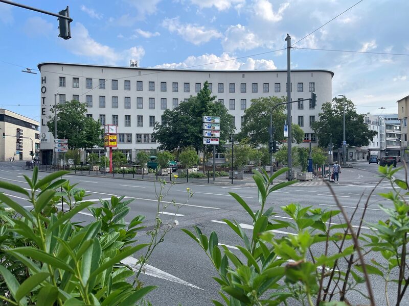 Der Platz am Kolk im Sommer