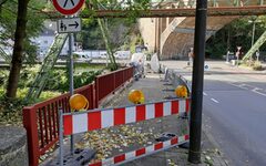 Die Zoobrücke mit dem gesperrten Gehweg