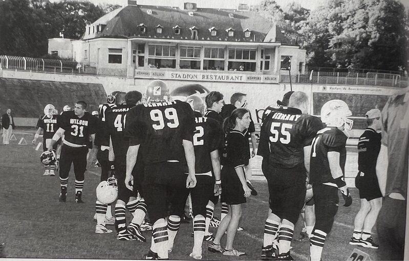 U19-Europameisterschaften im American Football am 6. August 1998. Finnland gewann gegen Großbritannien mit 49:7. Deutschland schlug Russland mit 17:0. Das Foto zeigt das deutsche Team vor dem souveränen Sieg gegen die russischen Gäste.