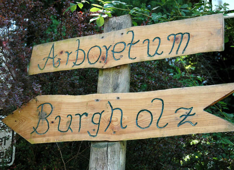Hinweisschild zum Arboretum Burgholz